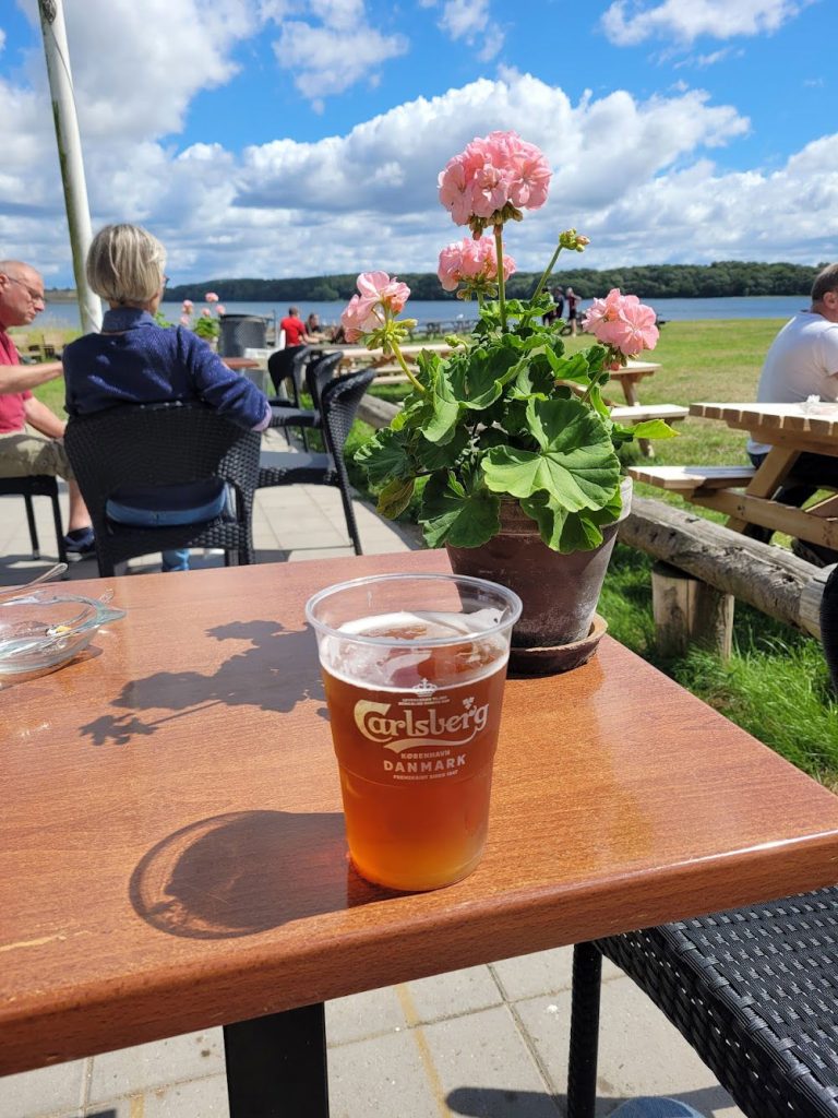 Munkholmkiosken – Hyggelig kiosk på Munkholmen med udsigt og lokal atmosfære
