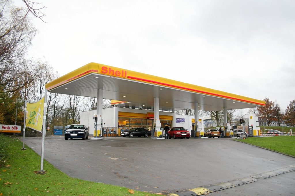 Shell Lyngby 1 Shell Lyngby - Benzinstation med billige priser og hurtig betjening